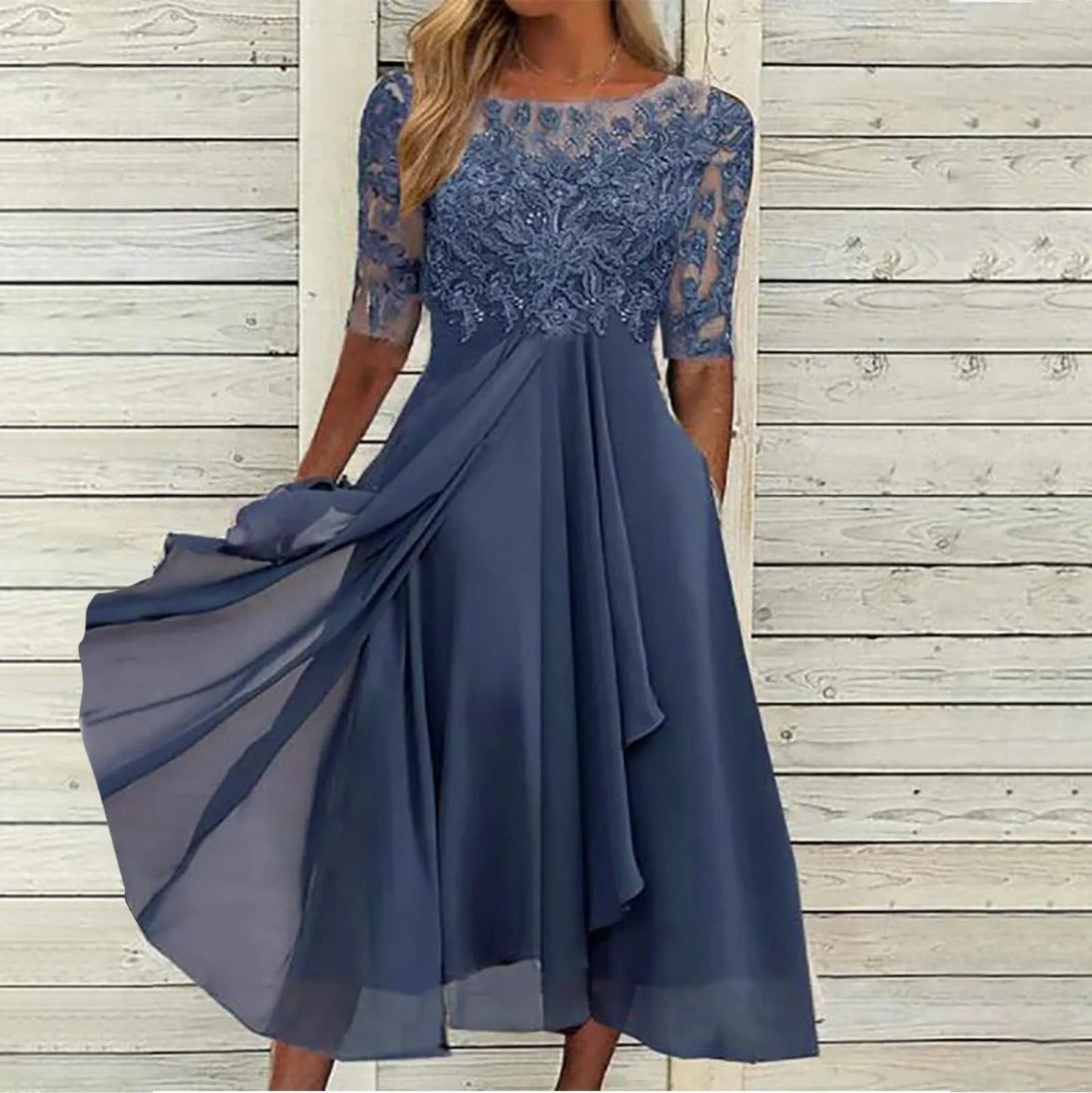 Auréline | Elegante Jurk met Kant en Vloeiende Rok